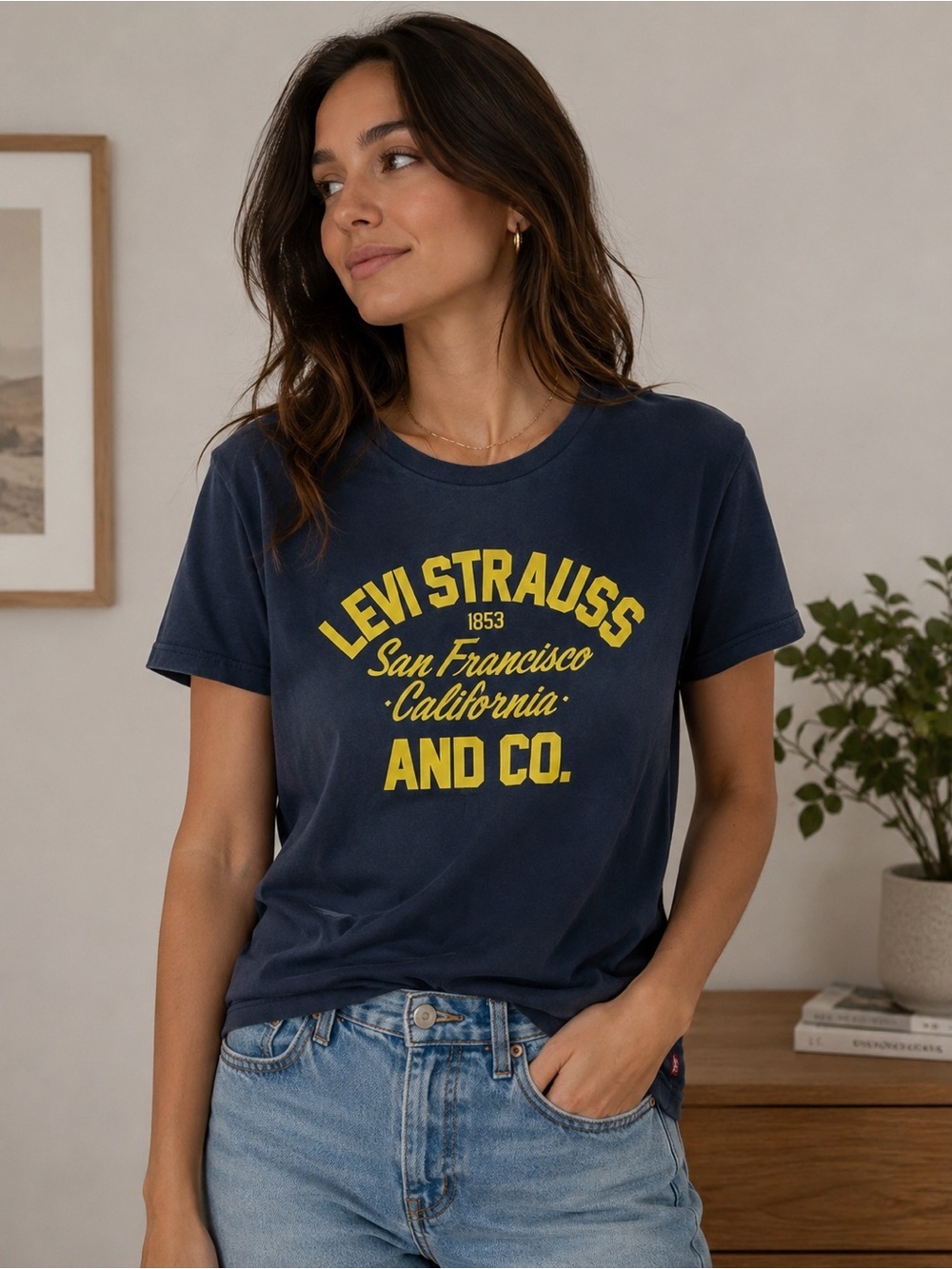 Levi’s Graphic Logo T-Shirt Unisex Medium Navy Blue San Francisco California Tee